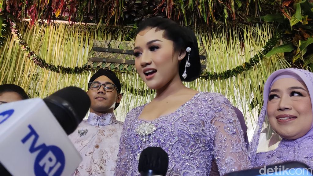 Erina Gudono calon istri Kaesang Pangarep di malam midodareni, Jumat (9/12/2022).