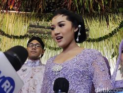 Desainer Ungkap Detail Menarik Kebaya Erina Gudono untuk Midodareni