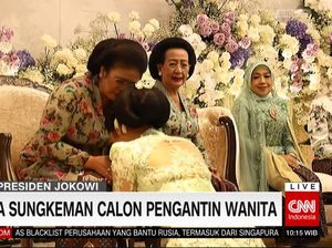 Erina Sungkeman ke Istri Sultan Hamengkubuwono X dan Istri Paku Alam X Erina Sungkeman ke Istri Sultan Hamengkubuwono X dan Istri Paku Alam X
