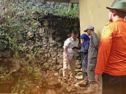 Bangunan SD di Citeureup Bogor Terancam Longsor Usai Tebing Penahan Ambruk