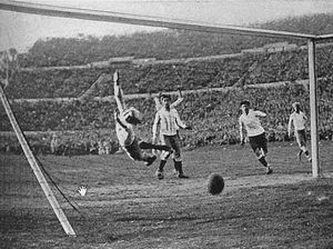Kisah Piala Dunia Pertama, Pemain Bola Dibujuk agar Mau Tanding