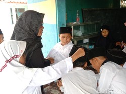 Cerita Guru Madrasah di Indramayu 6 Bulan Belum Terima Gaji
