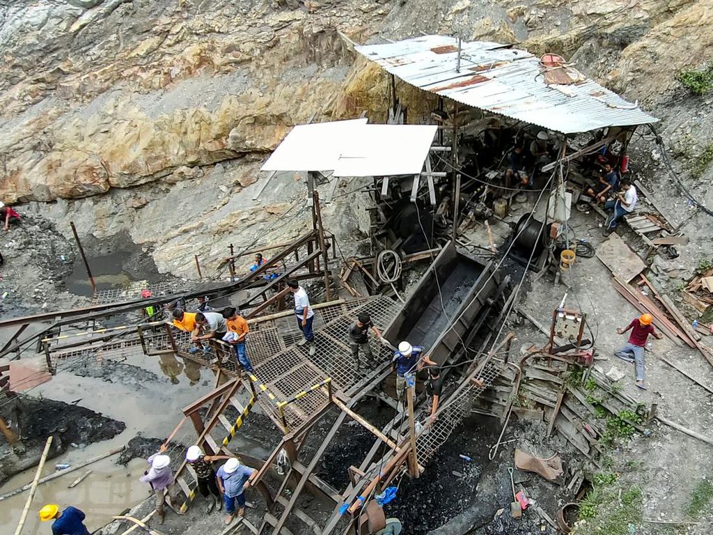 Lihat Lagi TKP Tambang Batu Bara yang Meledak di Sawahlunto Lihat Lagi TKP Tambang Batu Bara yang Meledak di Sawahlunto