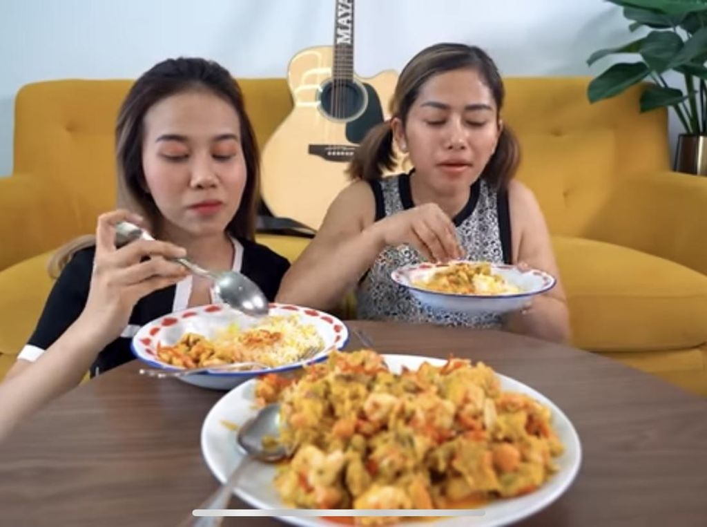 Intip Serunya Momen Kuliner Mayang Adik Almarhum Vanessa Intip Serunya Momen Kuliner Mayang Adik Almarhum Vanessa