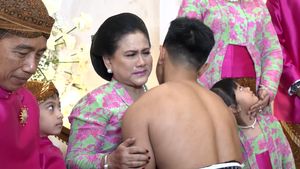 Tangis Bahagia Iriana di Prosesi Sungkeman Kaesang