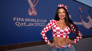 Ivana Knoll, Suporter Seksi Kroasia Sita Perhatian di Dunia Maya