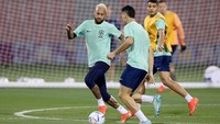 Evaluasi ini diperlukan untuk mengecek kondisi pemain, terutama yang didera cedera. (Alexander Hassenstein/Getty Images)