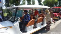 Nyentriknya Mobil Listrik UGM Pengantar Tamu Erina Calon Istri Kaesang