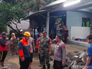 Bocah 8 Tahun Tewas Tertimpa Longsoran Tebing di Purwakarta Bocah 8 Tahun Tewas Tertimpa Longsoran Tebing di Purwakarta
