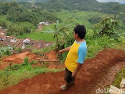 Terancam Longsor Susulan, Warga Ciamis Sampai Tidur Tak Nyenyak