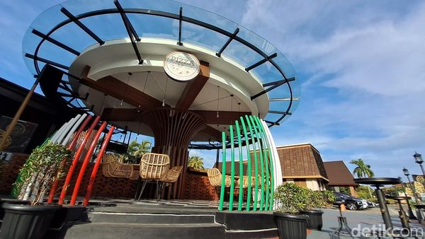 Cicipi & Lihat Langsung Pembuatan Pizza di Tempat yang Instagramable