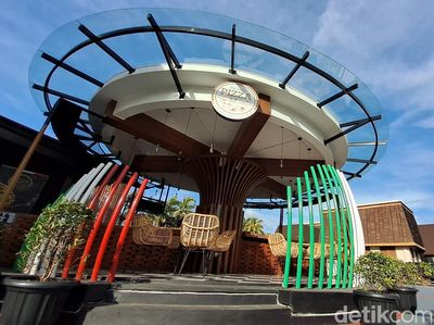 Cicipi & Lihat Langsung Pembuatan Pizza di Tempat yang Instagramable
