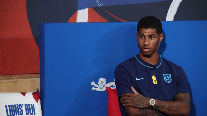 DOHA, QATAR - DECEMBER 07: Marcus Rashford of England takes part in The Lions Den during the England World Cup Training Camp on December 07, 2022 in Doha, Qatar. (Photo by Eddie Keogh - The FA/The FA via Getty Images)