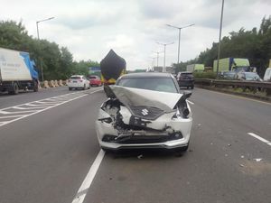 Kronologi Kecelakaan Mobil hingga Lawan Arah di Tol JORR Arah Soetta