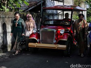 Mobil Listrik Khusus Tamu Undangan di Pernikahan Kaesang-Erina, Punya Trayek di Solo Mobil Listrik Khusus Tamu Undangan di Pernikahan Kaesang-Erina, Punya Trayek di Solo