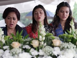 Marsha Aruan Tegar di Pemakaman Ayah