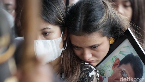 Marsha Aruan Ikhlas Melepas Kepergian Sang Ayah