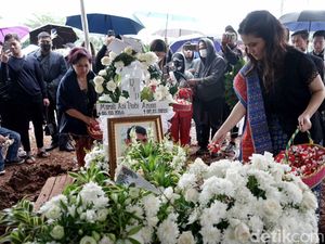 Harapan Marsha Aruan di Natal Pertama Tanpa Sang Ayah Harapan Marsha Aruan di Natal Pertama Tanpa Sang Ayah