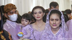9 Potret Anggun Selvi Ananda Curi Perhatian Saat Nikah Kaesang-Erina