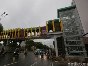 Potret Terkini JPO Matraman yang Bakal Rampung Akhir Desember Potret Terkini JPO Matraman yang Bakal Rampung Akhir Desember