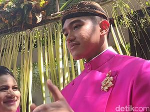 Kaesang Pangarep Digendong Jokowi di Acara Siraman Pernikahannya