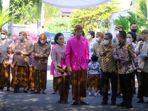 Persiapan Hadiri Midodareni, Jokowi Meluncur Jogja Usai Salat Jumat Persiapan Hadiri Midodareni, Jokowi Meluncur Jogja Usai Salat Jumat