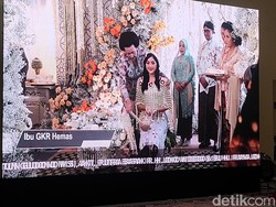 GKR Hemas-Istri Mensesneg Ikuti Siramkan Air 7 Sumber ke Erina Gudono