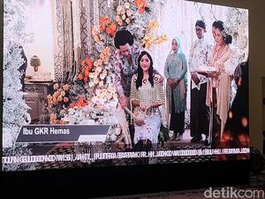 GKR Hemas-Istri Mensesneg Ikuti Siramkan Air 7 Sumber ke Erina Gudono GKR Hemas-Istri Mensesneg Ikuti Siramkan Air 7 Sumber ke Erina Gudono