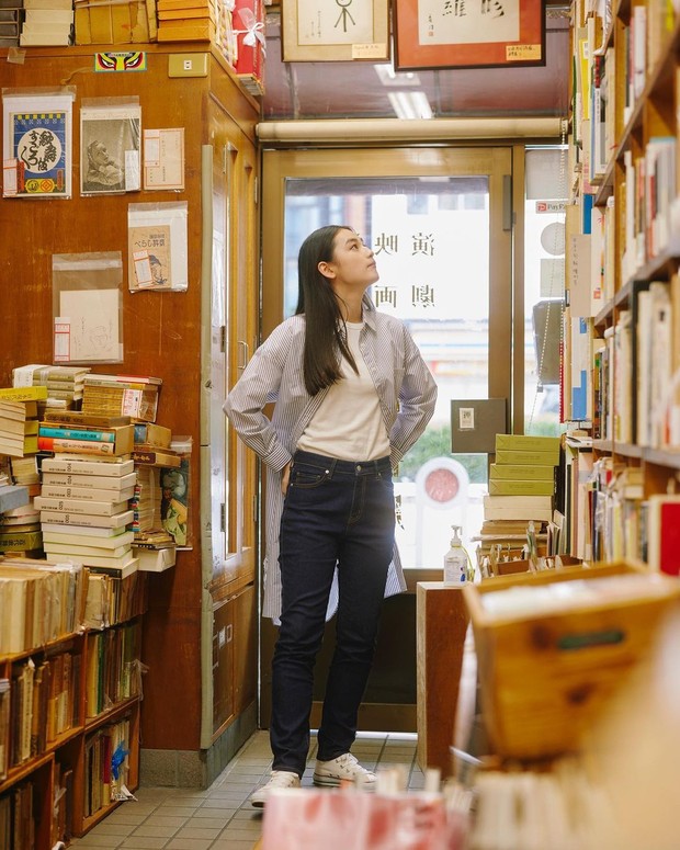 Rikako Yagi saat di perpustakaan/Sumber: IG @yagirikaco_official