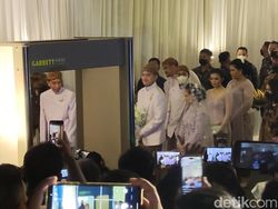 Jokowi Sekeluarga Hadiri Midodareni Erina, Ada Luhut-Pratikno