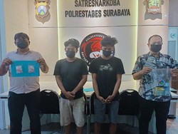 2 Pengedar Sabu di Warkop Surabaya Ditangkap, 134 Poket Diamankan