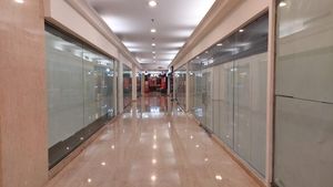 Ada Apa dengan Ratu Plaza?