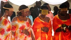 Suku Ini Wajibkan Mempelai Pria Bercinta dengan Bibi Pengantin Wanita