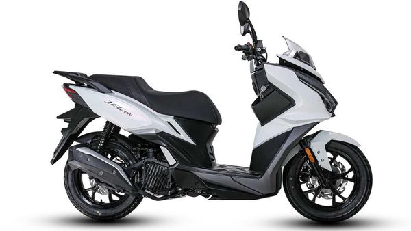 PCX-Nmax Minggir! Skutik Baru SYM Ini Bisa Buat Bawa Galon