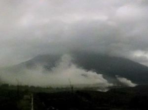 Hujan Deras Perparah Endapan Lahar Dingin di Aliran Lava Semeru Hujan Deras Perparah Endapan Lahar Dingin di Aliran Lava Semeru