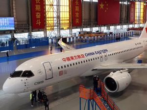 China Luncurkan Pesawat C919, Diharapkan Saingi Boeing-Airbus China Luncurkan Pesawat C919, Diharapkan Saingi Boeing-Airbus