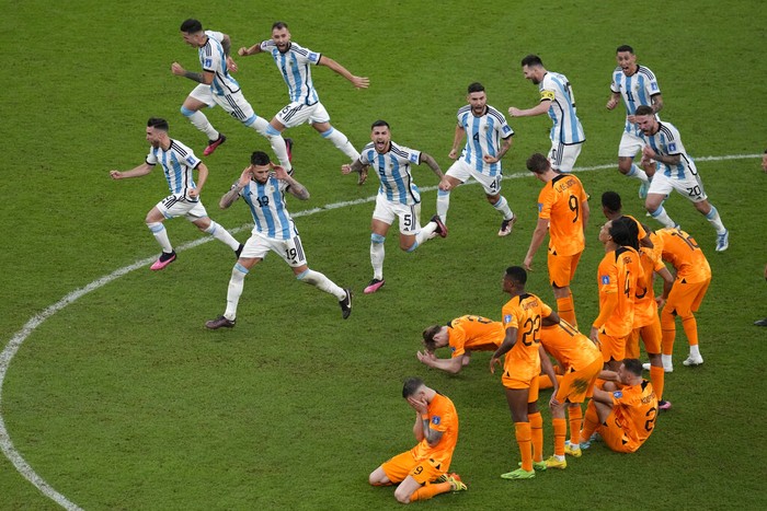 Argentina ke Semifinal Piala Dunia 2022 Argentina melaju ke semifinal Piala Dunia 2022. Albiceleste meraih hasil itu usai mengalahkan Belanda lewat adu penalti.