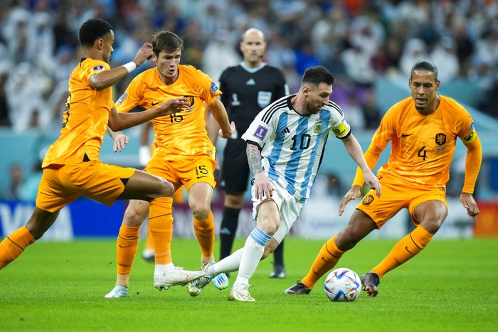 Argentina ke Semifinal Piala Dunia 2022 Argentina melaju ke semifinal Piala Dunia 2022. Albiceleste meraih hasil itu usai mengalahkan Belanda lewat adu penalti.