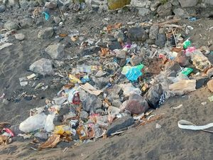 PHRI Karangasem Dapat Keluhan Turis Banyak Sampah Plastik di Pantai PHRI Karangasem Dapat Keluhan Turis Banyak Sampah Plastik di Pantai