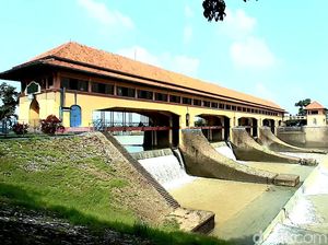 Bendungan Walahar Karawang, Tetap Kokoh di Usia Nyaris Seabad Bendungan Walahar Karawang, Tetap Kokoh di Usia Nyaris Seabad