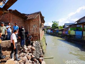 Peninggian Tangkis Kali Lo Dikebut Demi Kurangi Risiko Banjir di Banyuwangi Peninggian Tangkis Kali Lo Dikebut Demi Kurangi Risiko Banjir di Banyuwangi