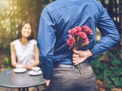 Bagaimana Cara Menyatakan Cinta ke Pria? Ikuti Trik Ini Yuk