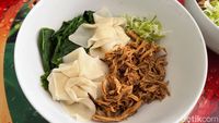 Di Dalam Gang Ini Ada Mie Ayam Enak, Racikan Mantan Chef Hotel Berbintang