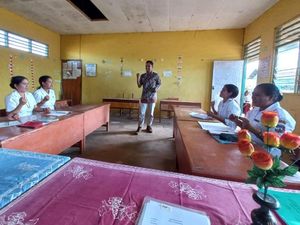 Kisah POP di NTT, Dampingi Kepsek-Guru di Daerah Tertinggal Kisah POP di NTT, Dampingi Kepsek-Guru di Daerah Tertinggal