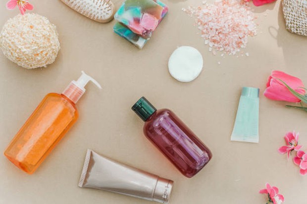 Gunakan produk perawatan rambut yang lembut/foto: gettyimages.com/Carol Yepes Gunakan Produk Perawatan Rambut yang Lembut