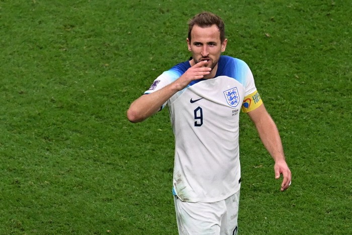 AL KHOR, QATAR - DECEMBER 04: Harry Kane of England celebrates after the FIFA World Cup Qatar 2022 Round of 16 match between England and Senegal at Al Bayt Stadium on December 04, 2022 in Al Khor, Qatar (Photo by Serhat Cagdas/Anadolu Agency via Getty Images)