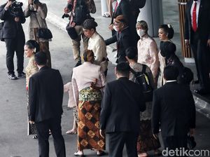 Jokowi dan Keluarga Tiba di Lokasi Akad Nikah Kaesang-Erina