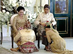 Senyum Jokowi-Iriana saat Prosesi Sungkeman Kaesang dan Erina