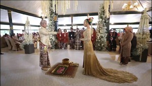 Melihat Lagi Dekorasi Pernikahan Kaesang-Erina: Simpel, Modern nan Elegan