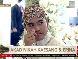 Momen Kaesang Beri Love Sign Sebelum Sah Nikahi Erina